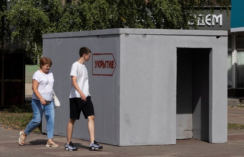 As anger erupts in Kursk, Putin plays down Ukrainian offensive | CBC News