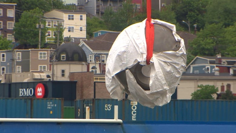 Engineer says carbon fiber hull from Titan submersible showed signs of flaws | CBC News