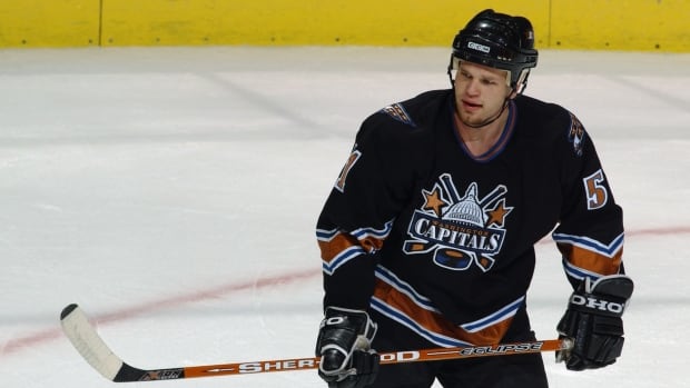Former NHL enforcer Stephen Peat dies 2 weeks after being struck by car in Langley, B.C. | CBC Sports