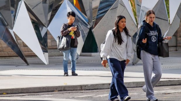 Get therapy or pay rent? Millennials, Gen Z making hard choices when it comes to mental health | CBC News