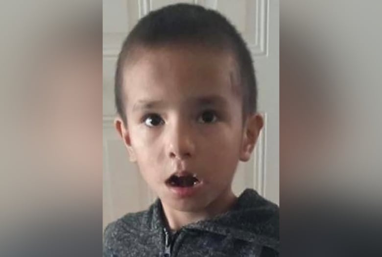 Grid searches for missing boy, 6, continue in Shamattawa First Nation Sunday | CBC News