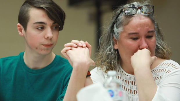 Low literacy rates in Canada prompt reading curriculum changes | CBC Radio
