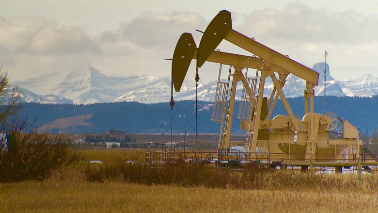 Alberta government proposing additional restrictions on wind and solar energy | CBC News