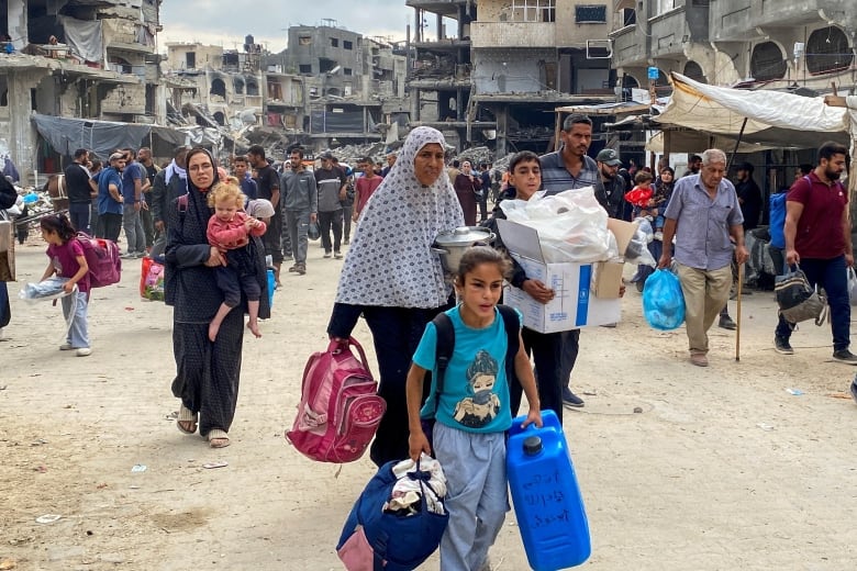 At least 10 killed in Israeli attack on northern Gaza food distribution centre, medics say | CBC News