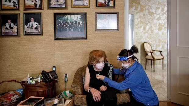 Canada must act now to be prepared for the next health emergency, new pandemic report warns | CBC News