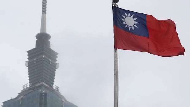 In major military exercise, China simulates sealing off Taiwan's ports | CBC News