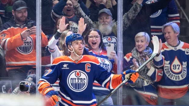 Connor McDavid scores to become the 4th-fastest NHL player to reach 1,000 points