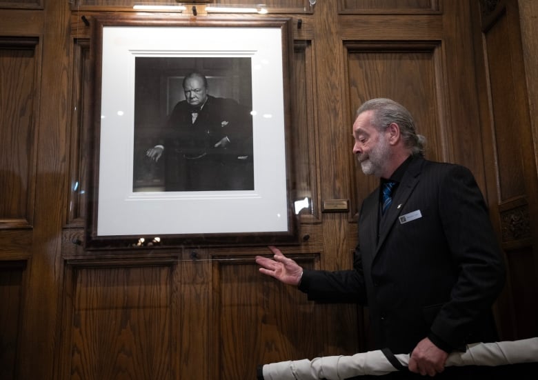Recovered portrait of Winston Churchill unveiled in Ottawa nearly 3 years after brazen theft