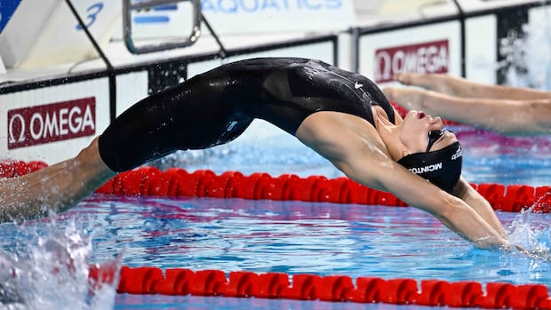 Canada's McIntosh, Harvey win silver medals to wrap up short course swim worlds
