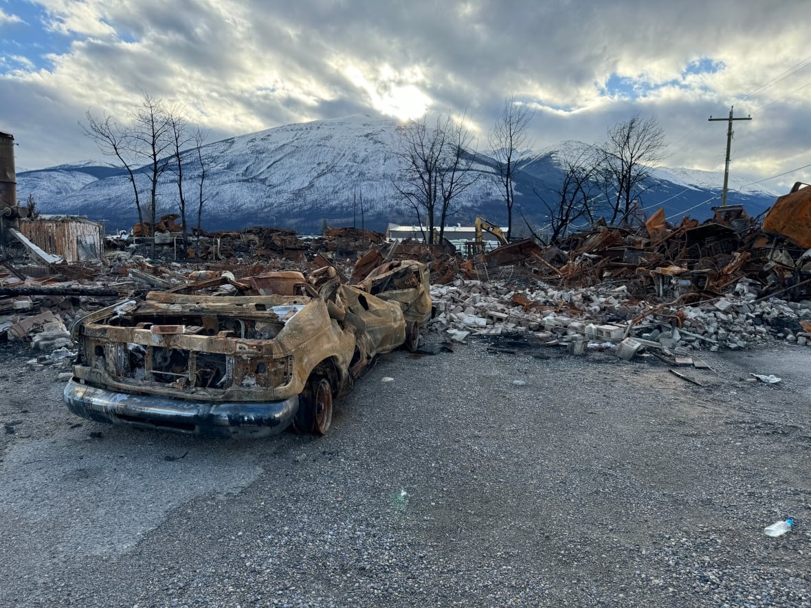Residents of fire-ravaged Jasper enter new year with hope, anxiety