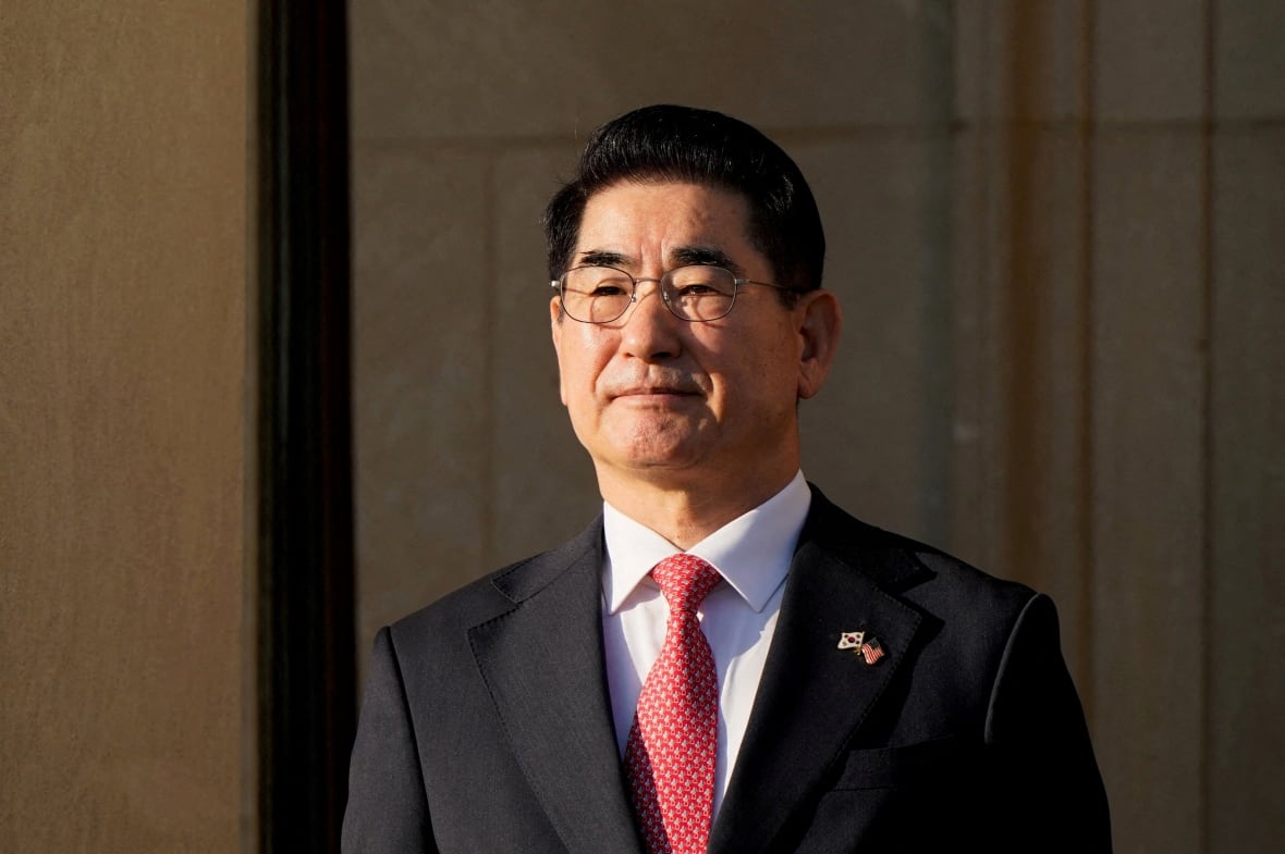 South Korean ex-minister attempts suicide, police attempt search of president's office in martial law probe