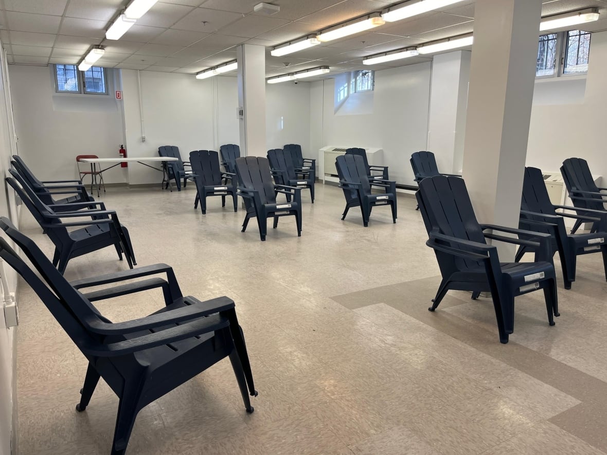 Steps from city hall, Montreal opens an emergency warming centre â filled with chairs