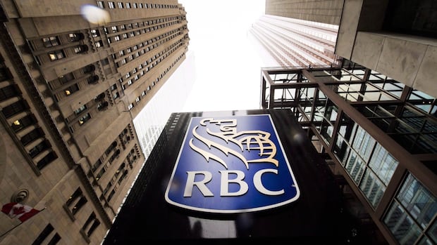 4 of Canada's biggest banks leave Mark Carney-led climate initiative