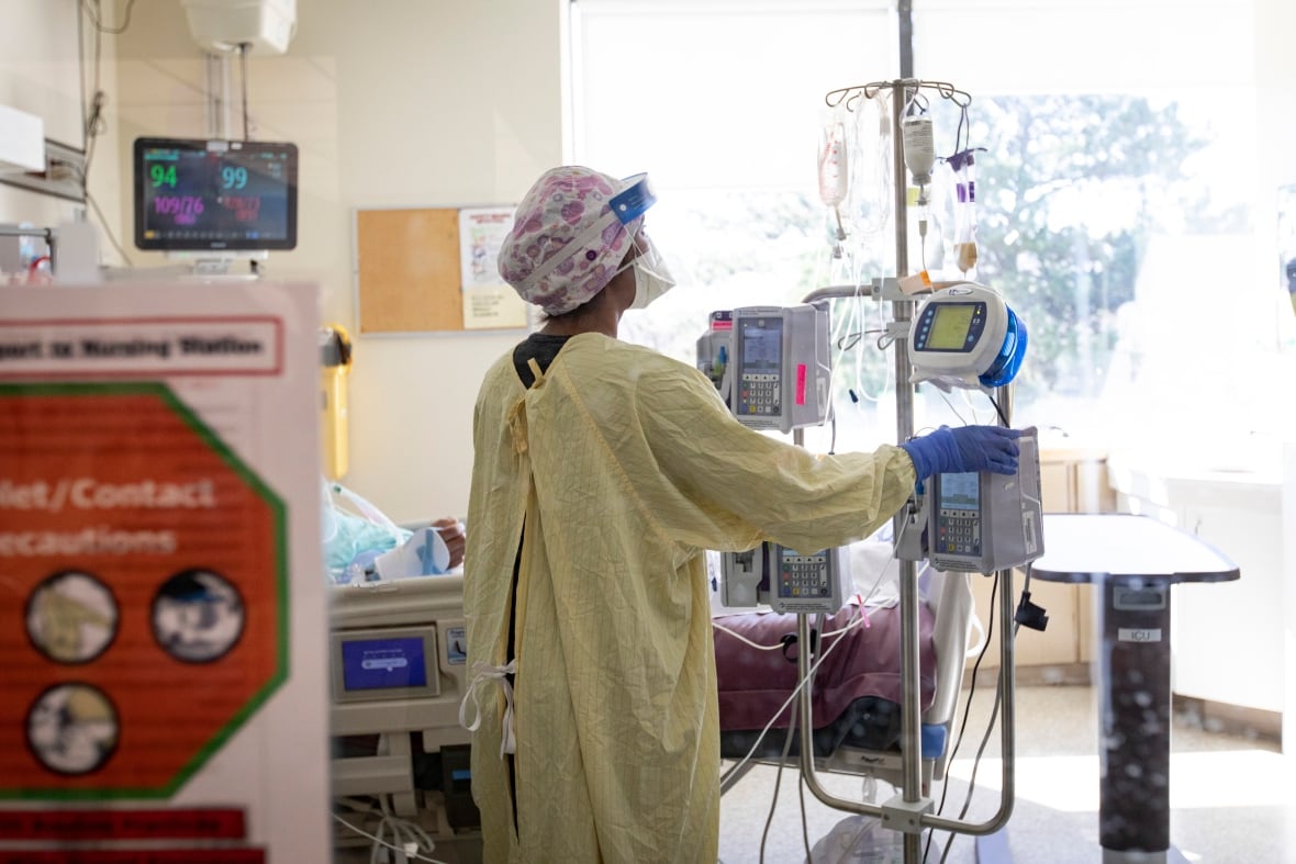 Canada has a doctor shortage. So why can't thousands of foreign-trained physicians practise here?
