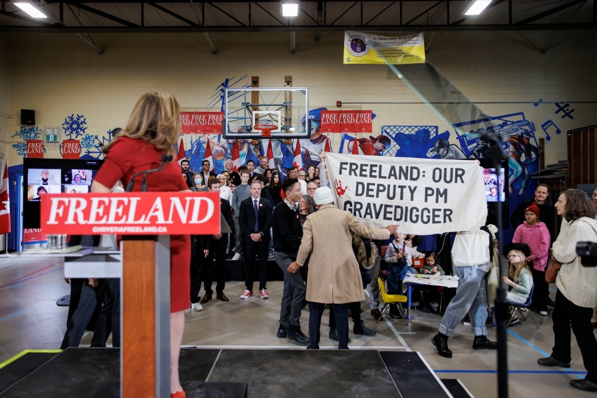 Freeland pitches herself as tested Trump negotiator as protesters disrupt Liberal leadership launch