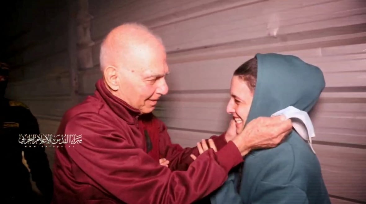 Israel delays prisoner release after chaotic handover of 8 hostages