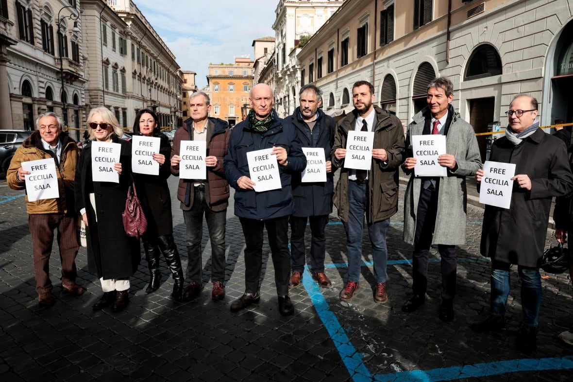 Italian journalist detained for nearly a month in Iran is freed