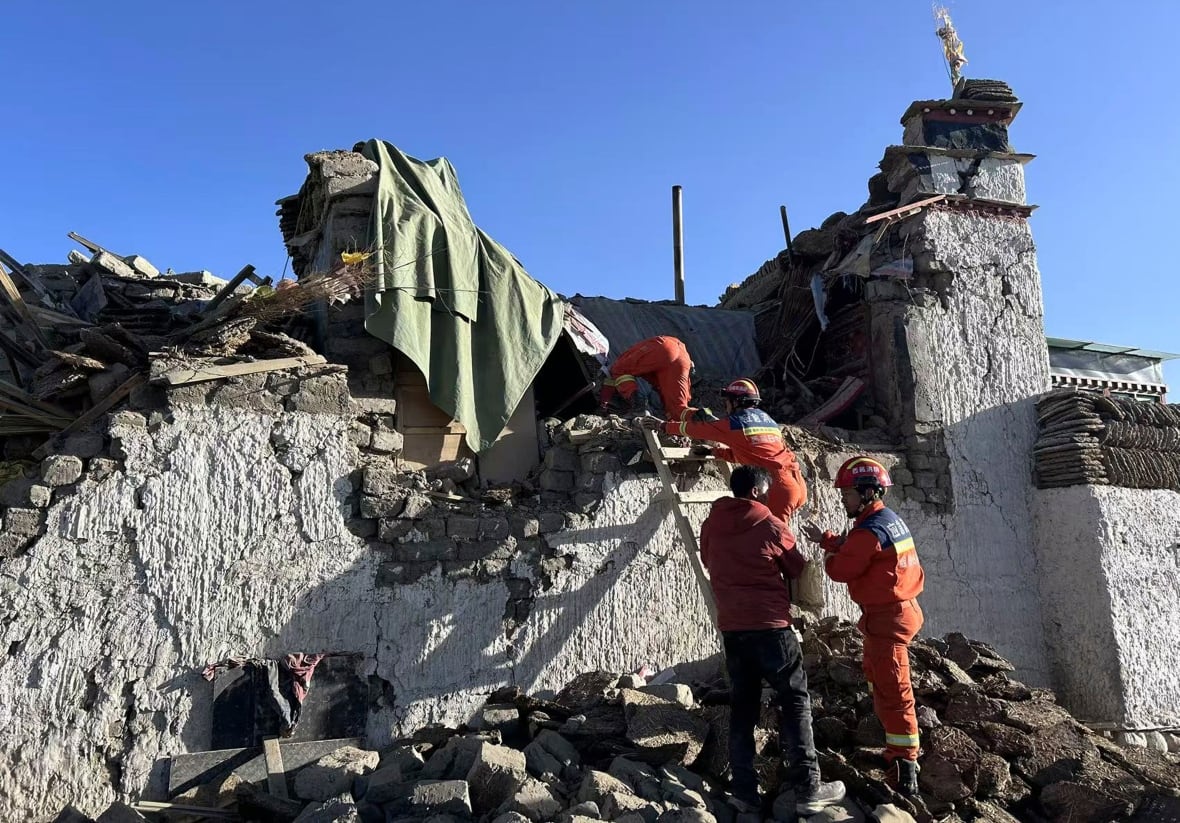 Powerful earthquake kills at least 95 in western China near Mount Everest