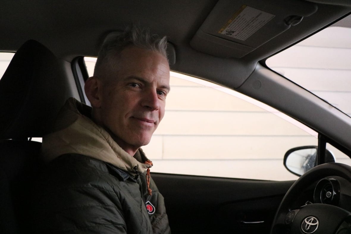 'Steve is the guy to call': Anglo patients in Quebec City rely on 1 man to help navigate health system