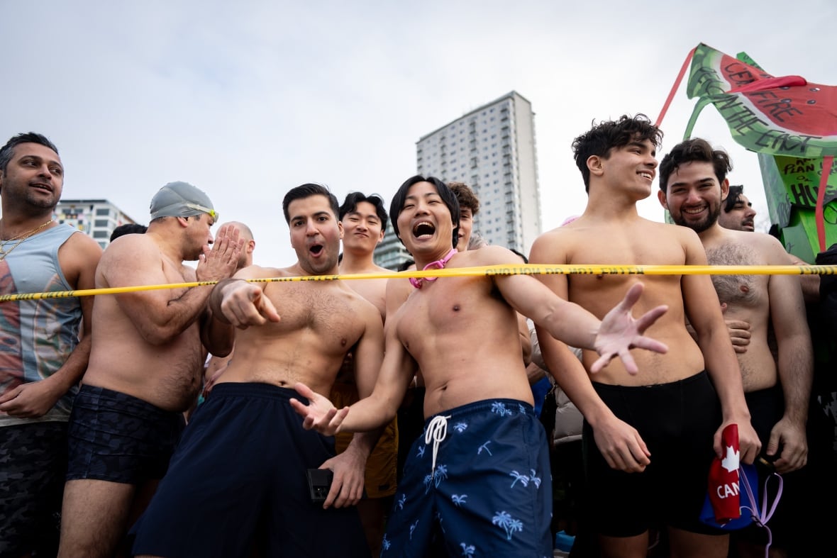 Thousands in Vancouver take New Year's Day polar bear swim plunge