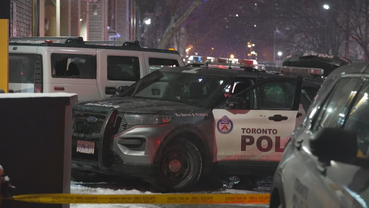 Video shows dramatic Toronto police ramming of alleged stolen Hummer