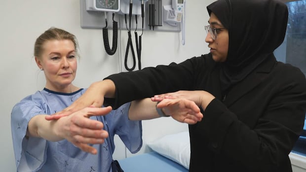 3 new medical schools focus on the family doctors Canadians need