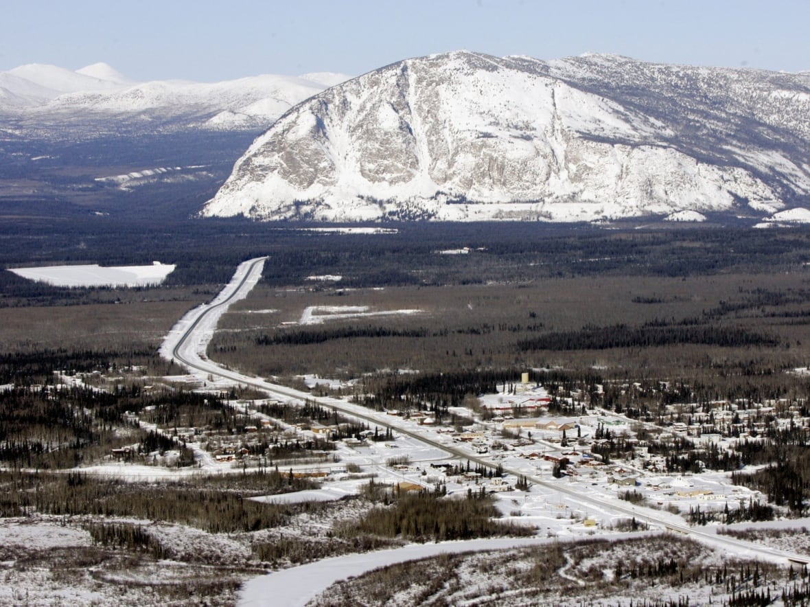 Can we still be friends: Alaska town sends love letter to neighbours in Yukon