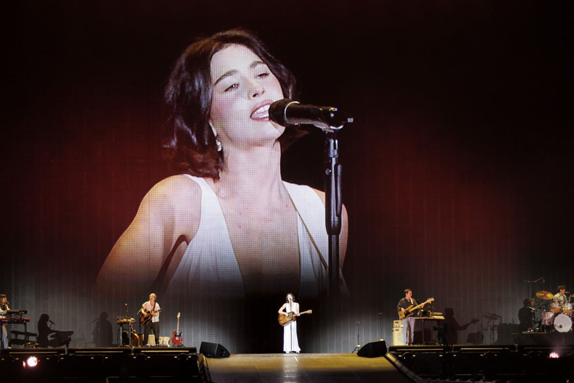 Fan petition to get Gracie Abrams to change her opening act may have crossed a line experts say is blurring