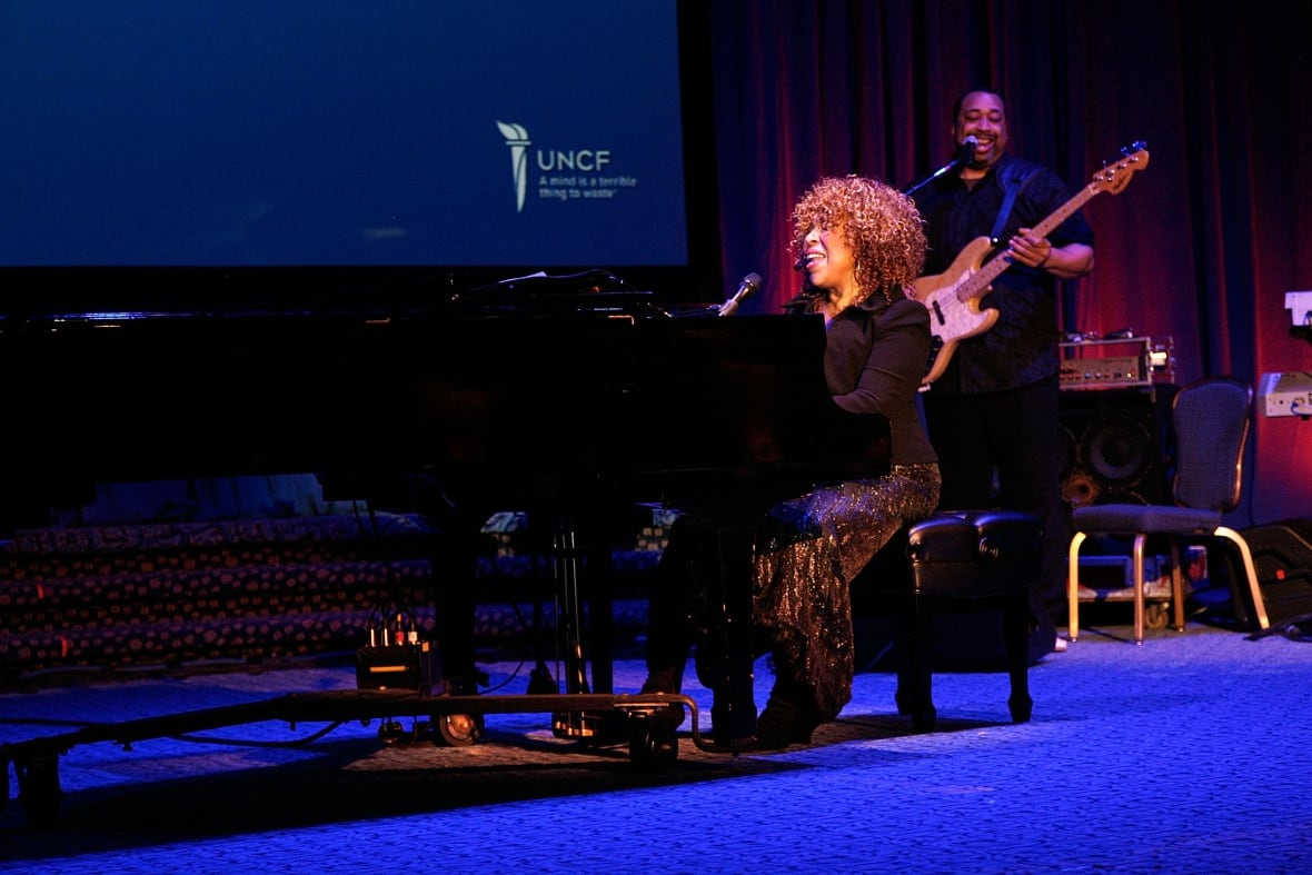 Grammy-winning singer Roberta Flack, known for hit Killing Me Softly, dead at 88