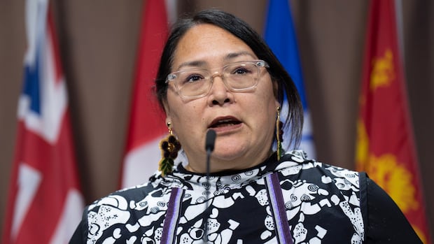 Inuk leader appointed to lead external review of Nutrition North subsidy program
