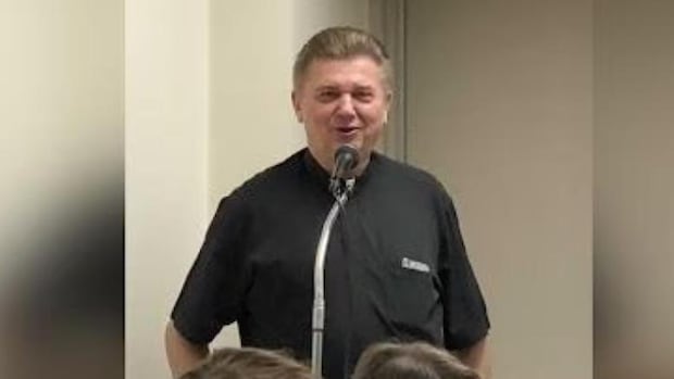 Saskatoon priest defibrillatedÂ in courtroom after he's found guilty of sexually assaulting teen girl: lawyer