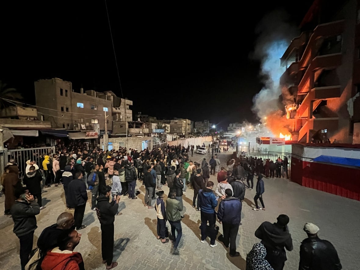 5 killed after Israeli airstrike hits Gaza's largest hospital, medics say