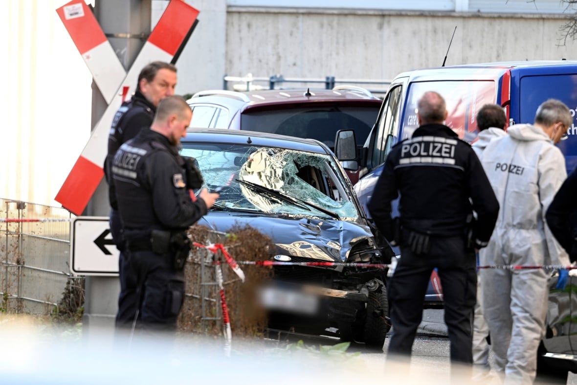 Driver rams car into crowd in Mannheim, Germany, killing 2