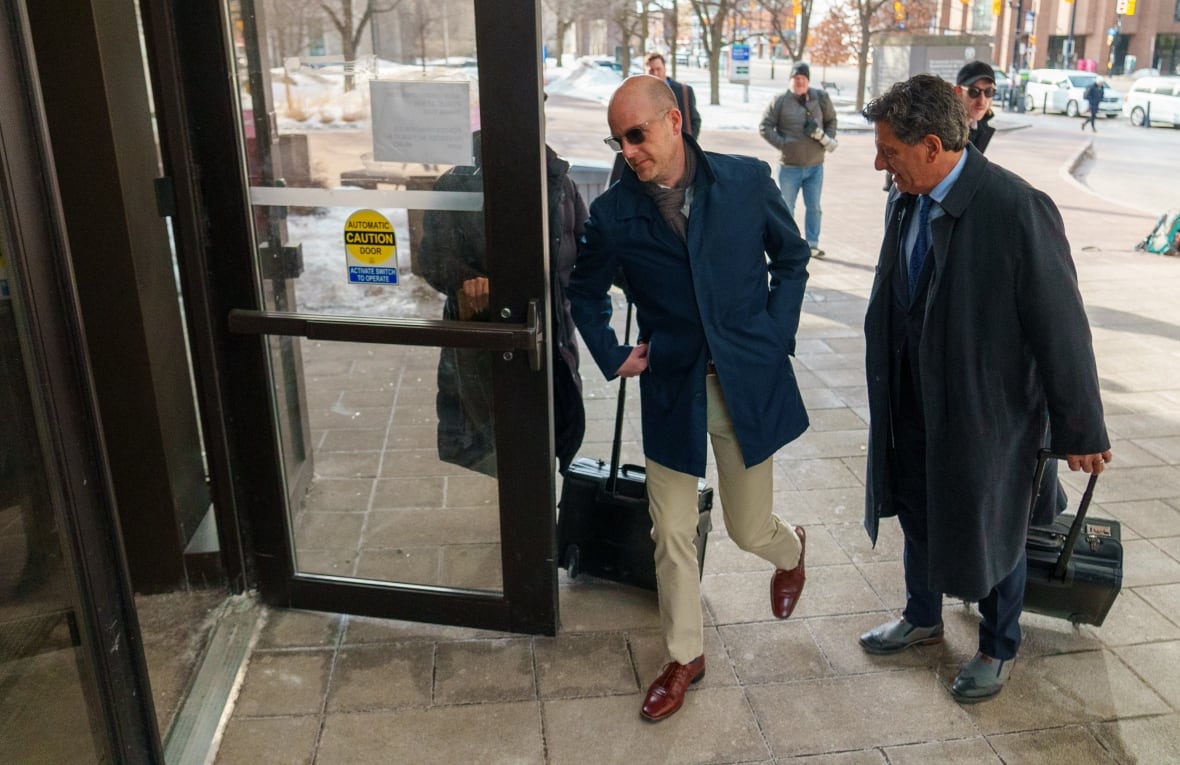 Guilty pleas for stealing Winston Churchill portrait from Ottawa hotel