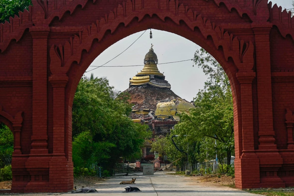 Myanmar quake death toll tops 1,000 as international aid starts to arrive
