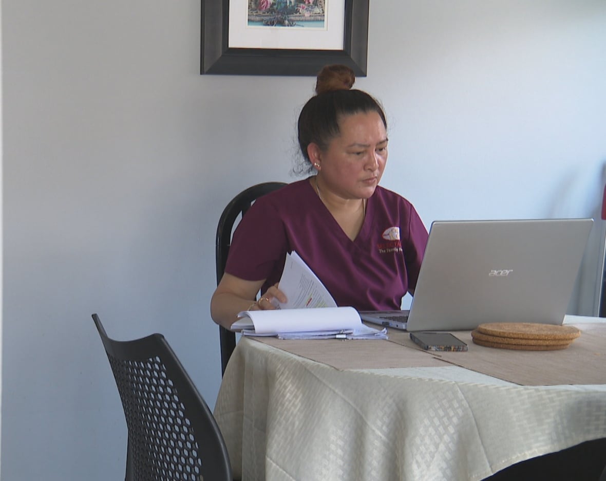 Race to log in first for Canada's permanent residency pilot 'like the hunger games'