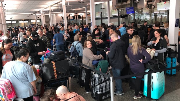 Tech problems causing check-in, security delays at Montreal's Trudeau airport
