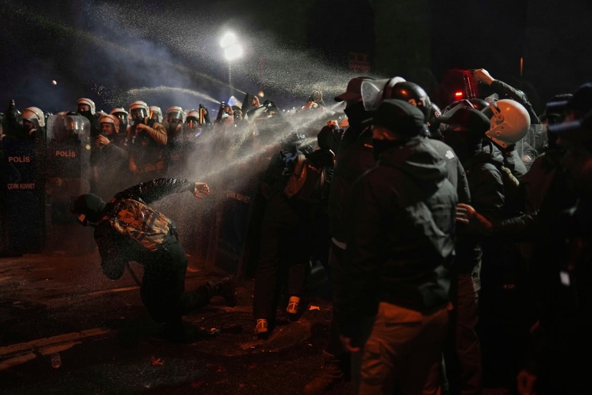 Turkish prosecutors want Istanbul mayor jailed as thousands protest his detention