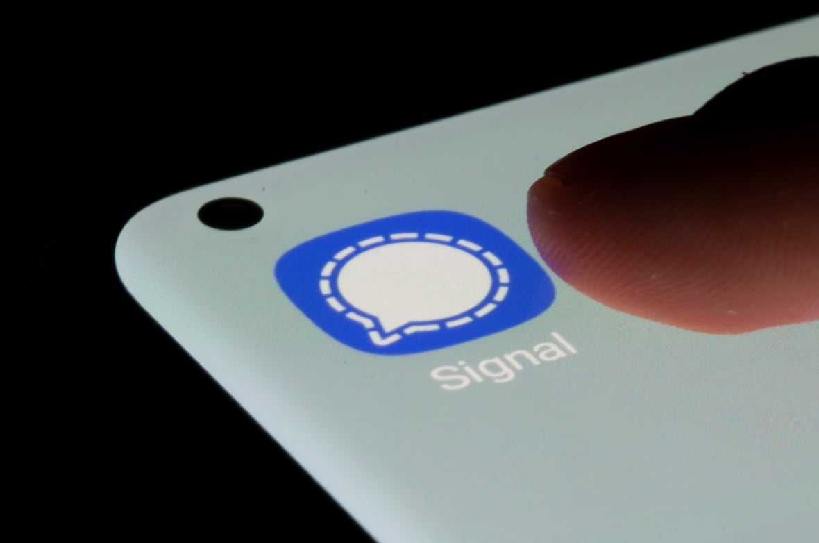U.S. federal workers clamp down on their communications in climate of DOGE-induced fear