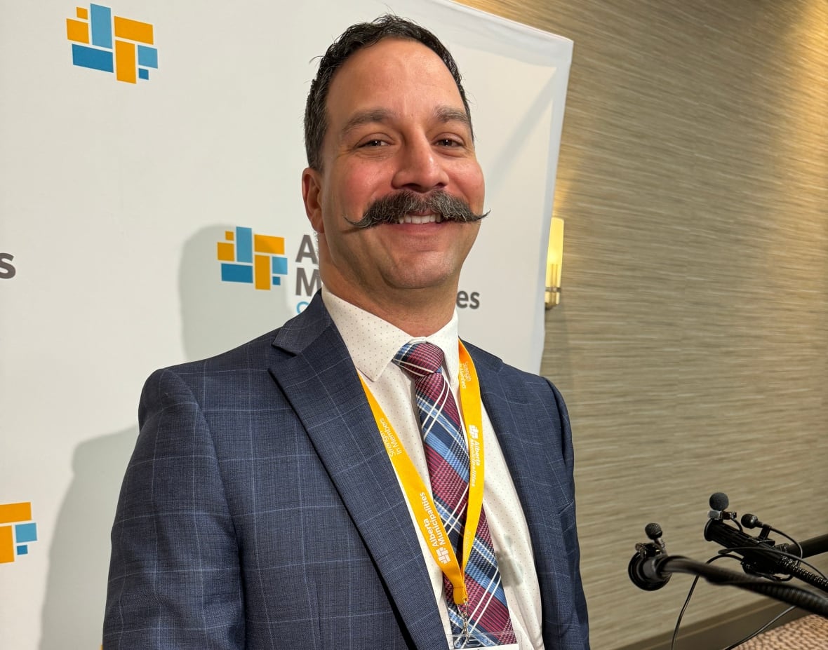 Alberta plans to create independent police agency as alternative option to RCMP