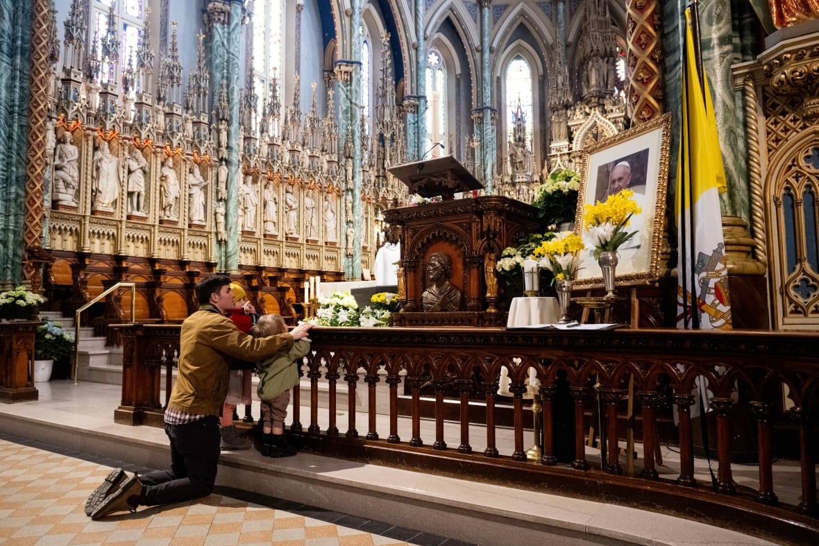 Federal leaders remember Pope Francis as humble pontiff who moved reconciliation forward