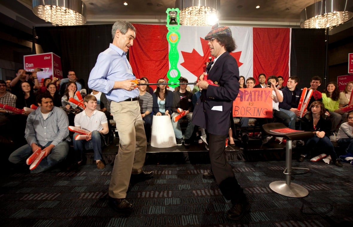 Nardwuar the Human Serviette desperately wants to play Hip Flip with Pierre Poilievre
