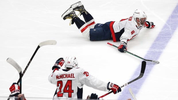 Ovechkin scores No. 895, surpassing Gretzky's all-time NHL goals record
