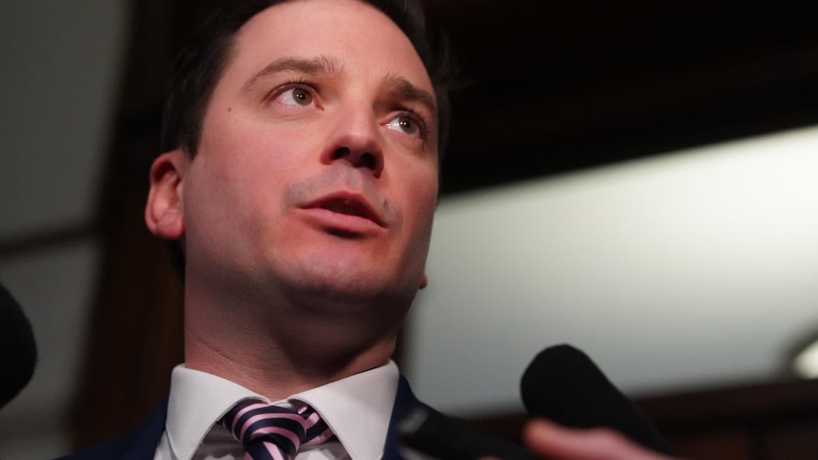 Quebec must recognize families with more than 2 parents, Superior Court rules