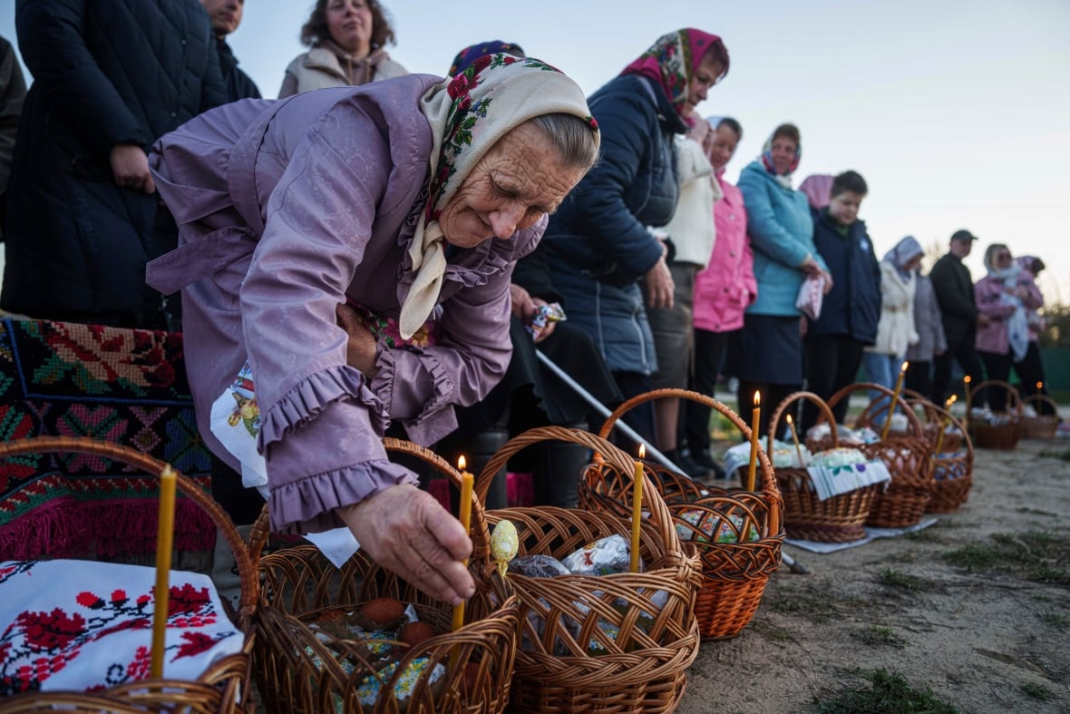 Russia and Ukraine accuse each other of breaking one-day Easter ceasefire