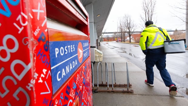 Canada Post rejects union's offer to delay potential strike