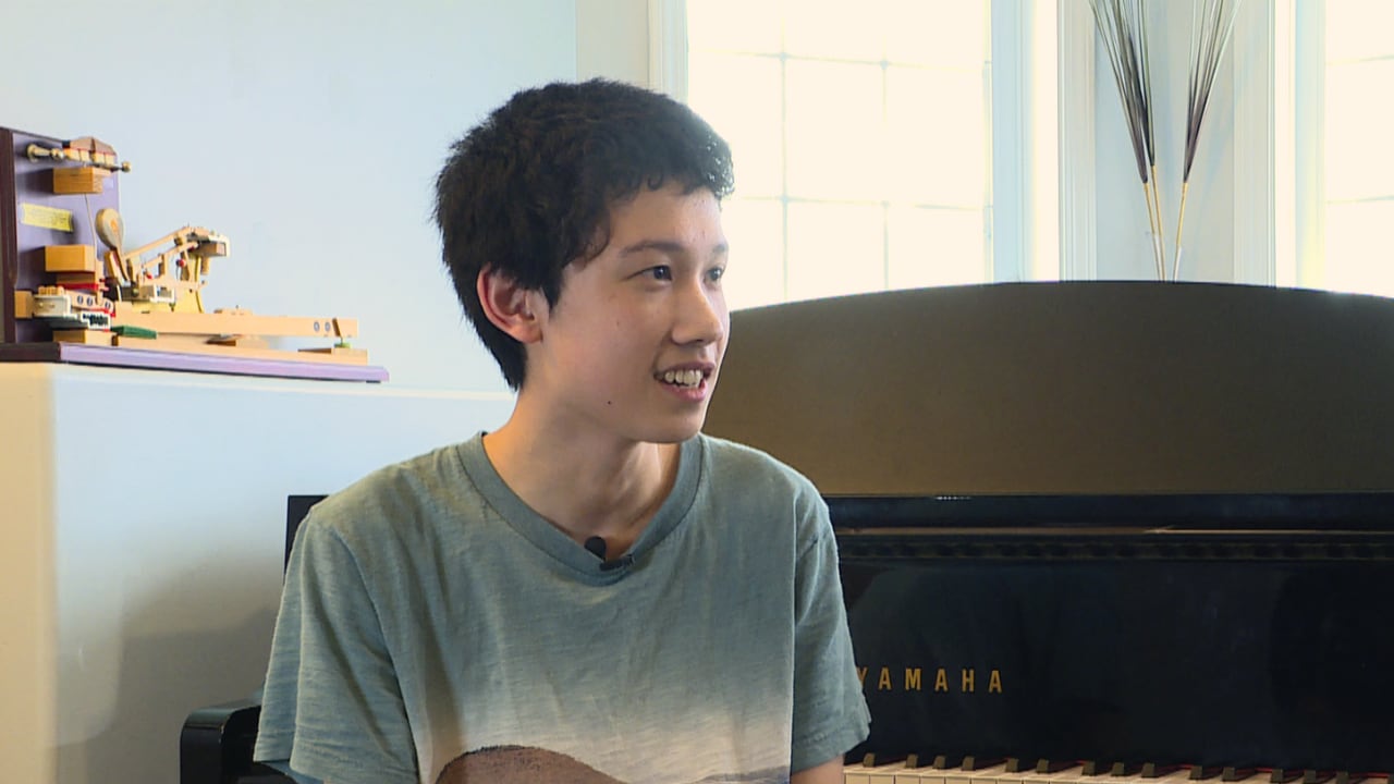 Missing three fingers, this teen musician has spent years mastering the piano