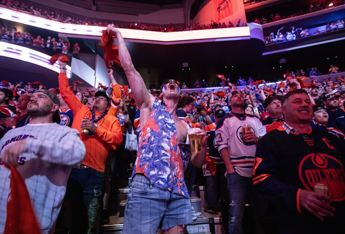 Oilers advance to 2nd round with 6-4 win over Kings
