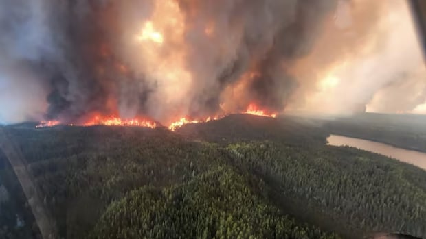 Wildland firefighters temporarily trapped in remote northern Alberta by wildfire