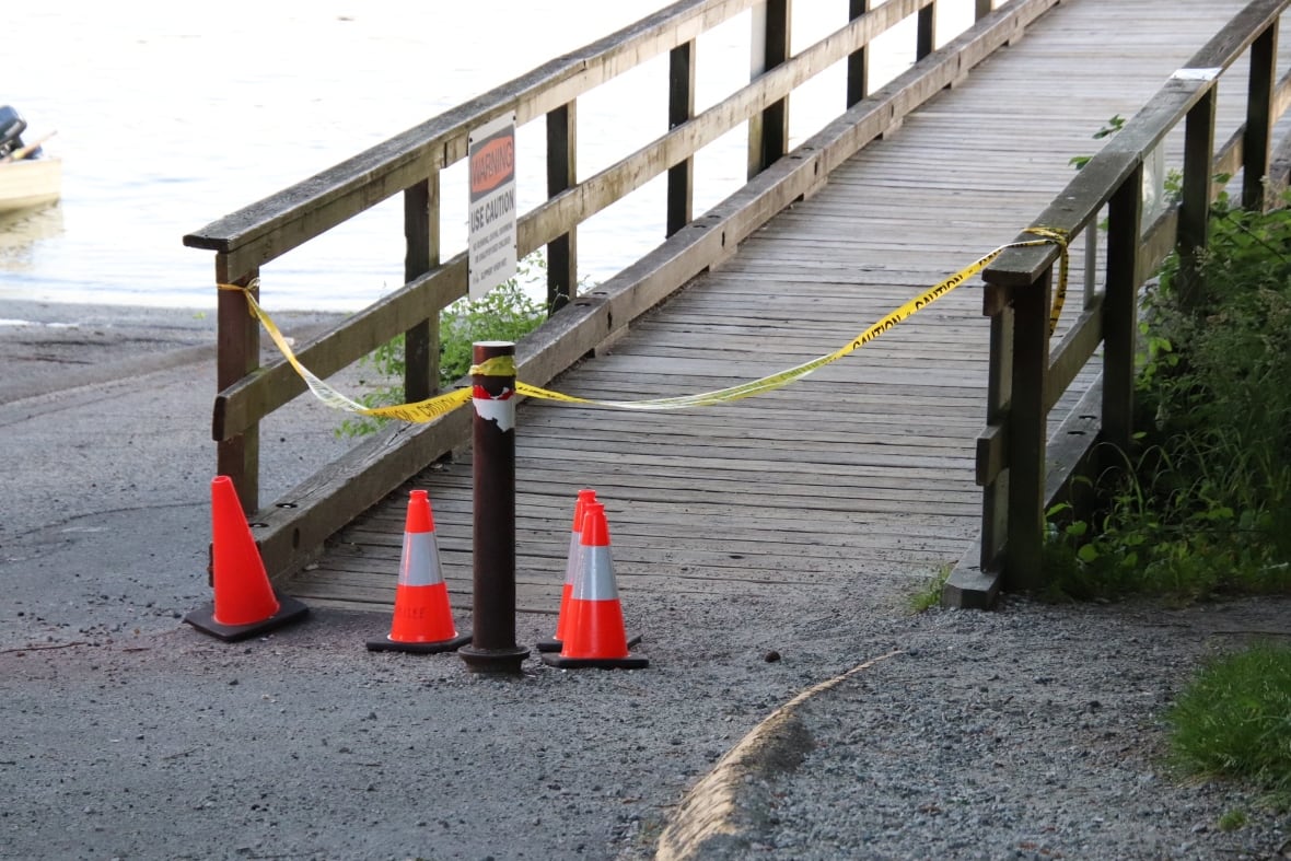 1 child dead, 1 critically injured in boat crash at North Vancouver's Cates Park